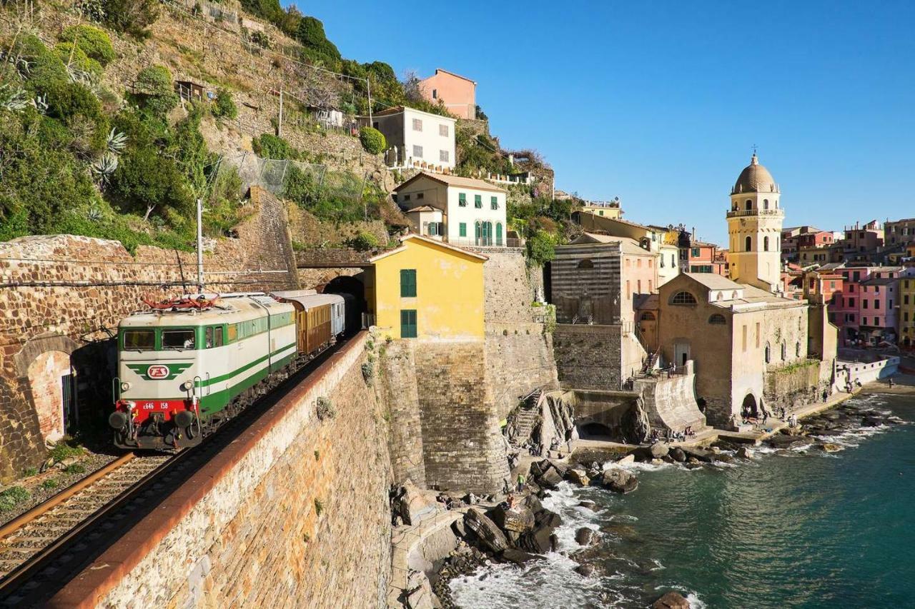 Joivy Family Flat With Little Patio, Cinque Terre Apartment Vernazza Exterior photo